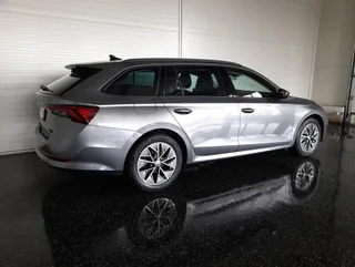 Octavia Combi TOUR 2,0 TDI DSG - Image 2