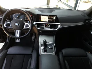 330 e Touring M-SPORT 4x4 Aut. - Image 3