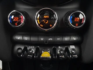 Cooper SE ESSENTIAL 32,6kWh Aut - Image 6