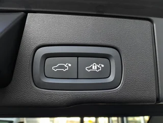 XC60 T6 R-DESIGN 4x4 PHEV Aut - Image 16