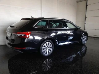 Superb Kombi STYLE 2,0 TDI DSG - Image 2