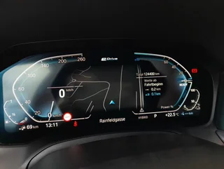 330 e PHEV 4x4 Touring Aut. - Image 8