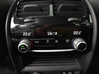 520 d Touring 4x4 Aut - Image 14