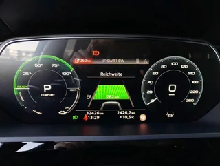 e-tron 55 quattro S-LINE BLACK EDITION - Image 8