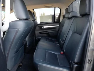 Hilux LOUNGE 2,4D-4DDouble Cab Aut. 4D - Image 13