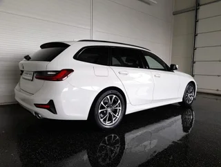 320 D Touring SPORTLINE Aut. - Image 2