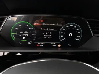 e-tron SB 50 quattro S-LINE BLACK - Image 9