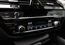 520 d Touring 4x4 Aut - Image 5