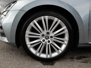 Superb Kombi STYLE PHEV 156/218  DSG - Image 18