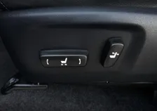 Hilux LOUNGE 2,4D-4DDouble Cab Aut. 4D - Image 10