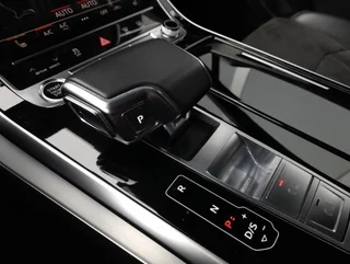 Q7 S-LINE 55 TFSI e Quattro PHEV S-tr - Image 7