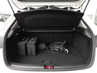 A 250e PHEV Aut - Image 12