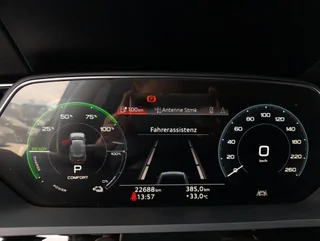 e-tron SB 50 quattro S-LINE - Image 6