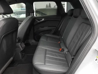 Q4 e-tron 40 ADVANCED 82kWh - Image 12