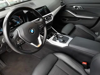 330 e Touring SPORTLINE 4x4 PHEV Aut. - Image 10