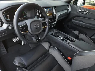 XC60 T6 R-DESIGN 4x4 PHEV Aut - Image 11