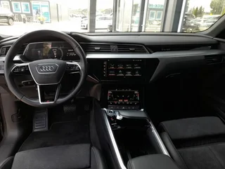 e-tron 50 quattro S-LINE BLACK - Image 4