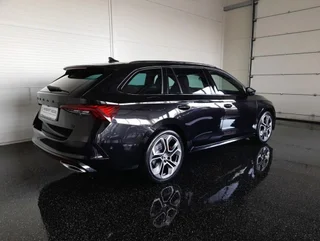 Octavia Combi RS PLUS PHEV 150/245 DSG - Image 2