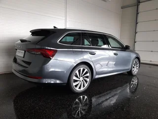 Octavia Combi FIRST ED 2,0 TDI DSG - Image 2