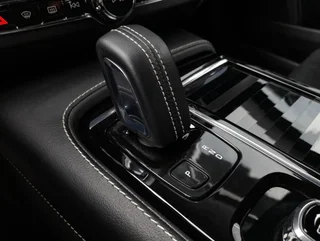 V90 T8 R-DESIGN PHEV 4x4 Aut. - Image 11