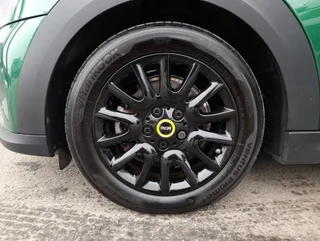 Cooper SE ESSENTIAL 32,6kWh Aut - Image 15