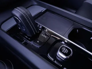 XC60 T6 R-DESIGN 4x4 PHEV Aut - Image 7